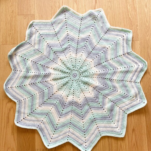 Handmade Crochet Star Baby Blanket 42" Pastel colors - Picture 8 of 8